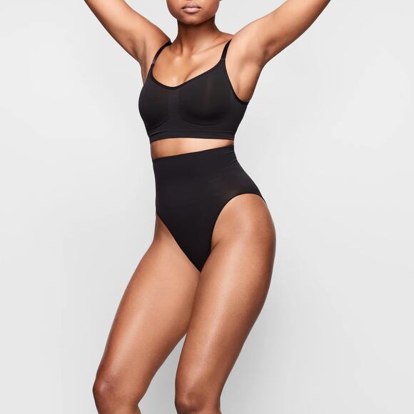 SKIMS Seamless Sculpt Bralette Bra Onyx Adjustable Straps Ruched S/M NEW - Picture 2 of 7